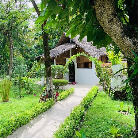 Analatsara Eco Lodge Ile aux Nattes Extérieur photo