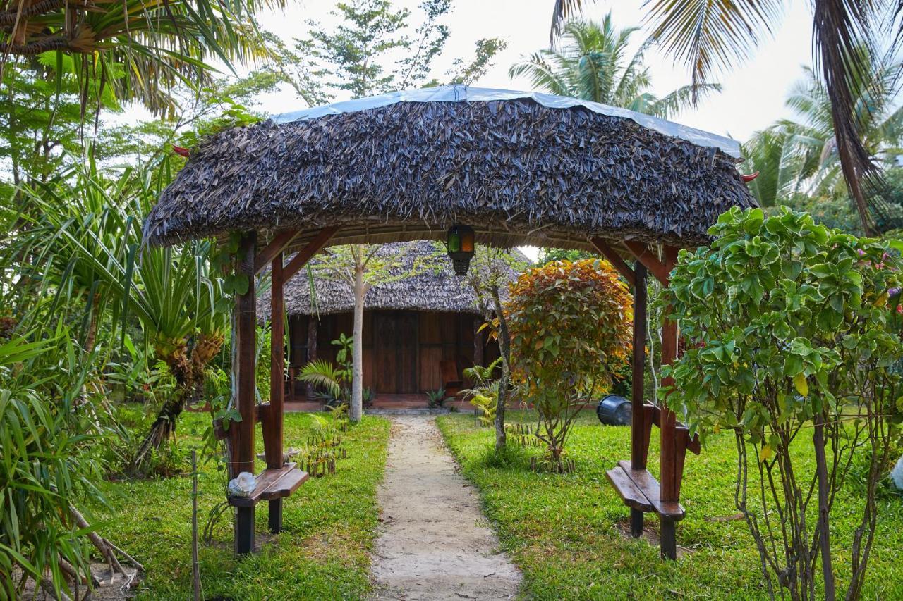 Analatsara Eco Lodge Ile aux Nattes Extérieur photo
